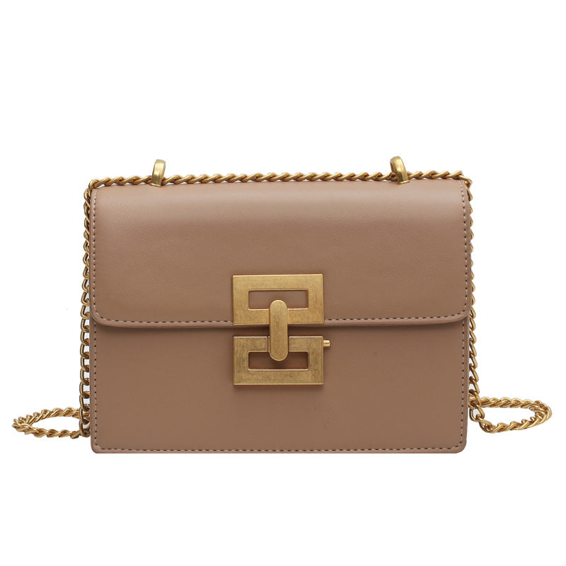 Retro European American Handbags with Chain Detail