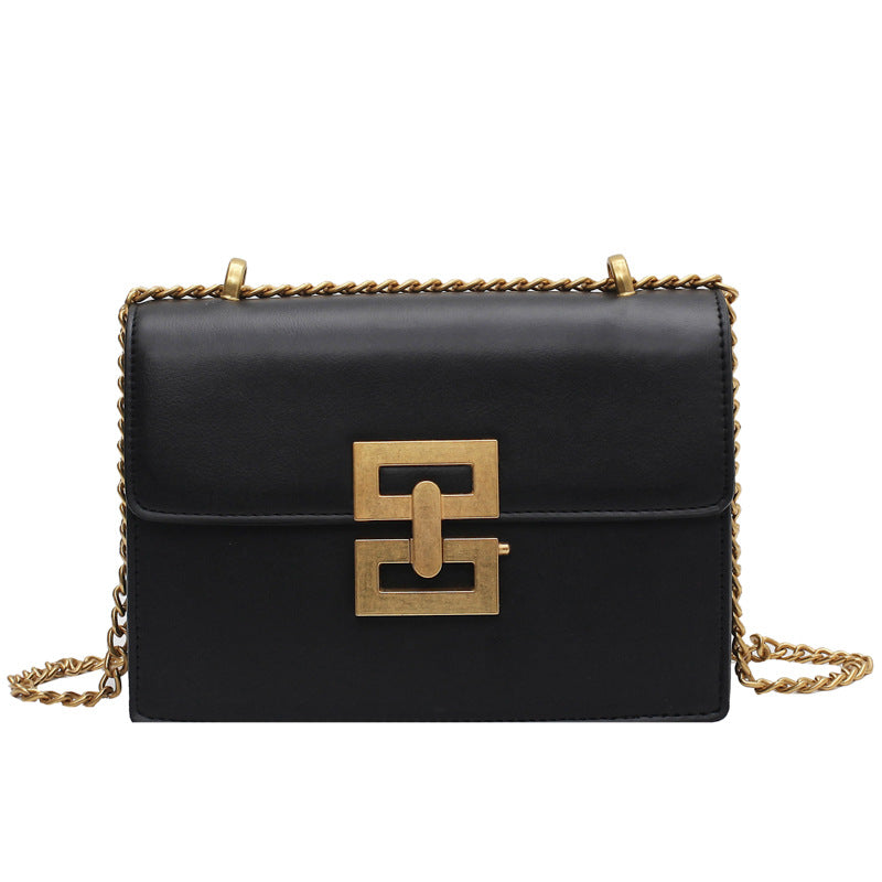 Retro European American Handbags with Chain Detail